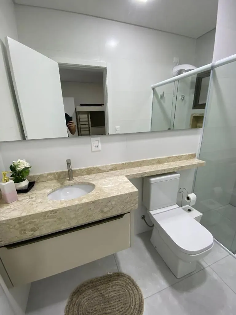 Apartamento Novo, Praia De Bombas A Uma Quadra Do Mar, Com Piscina Aquecida Bombinhas